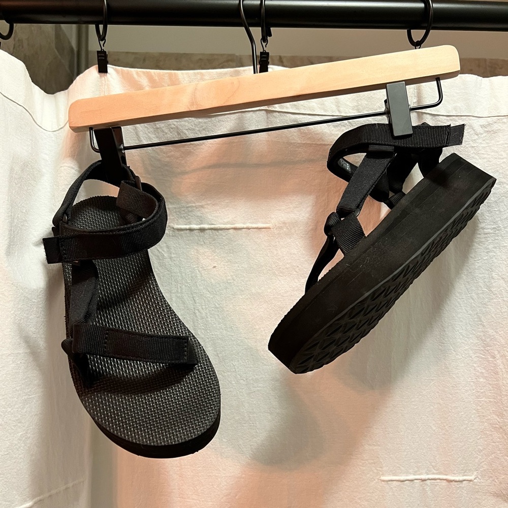 Teva Women’s Size 9 Black Platform